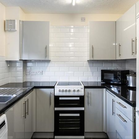 Modern 2 Bed House- Free Parking And Close To The Centre Bristol Exteriör bild