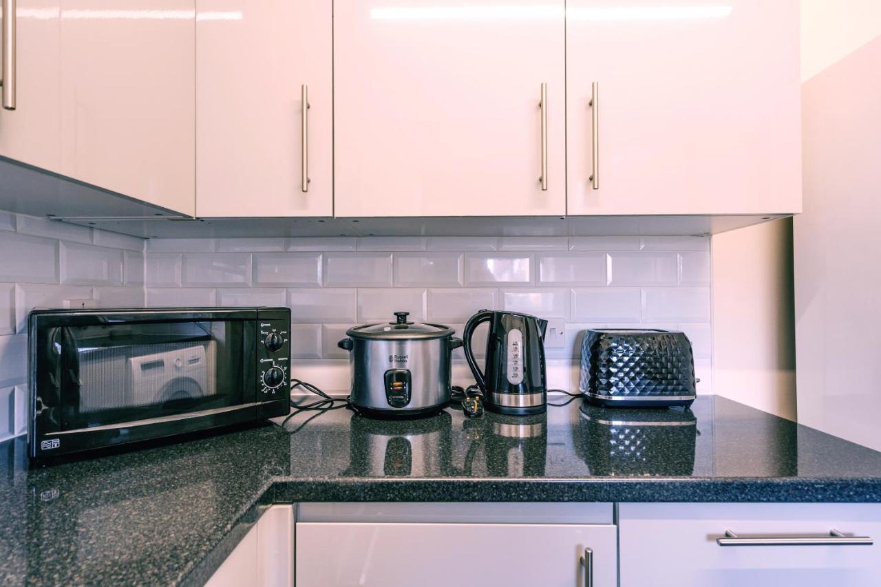 Modern 2 Bed House- Free Parking And Close To The Centre Bristol Exteriör bild