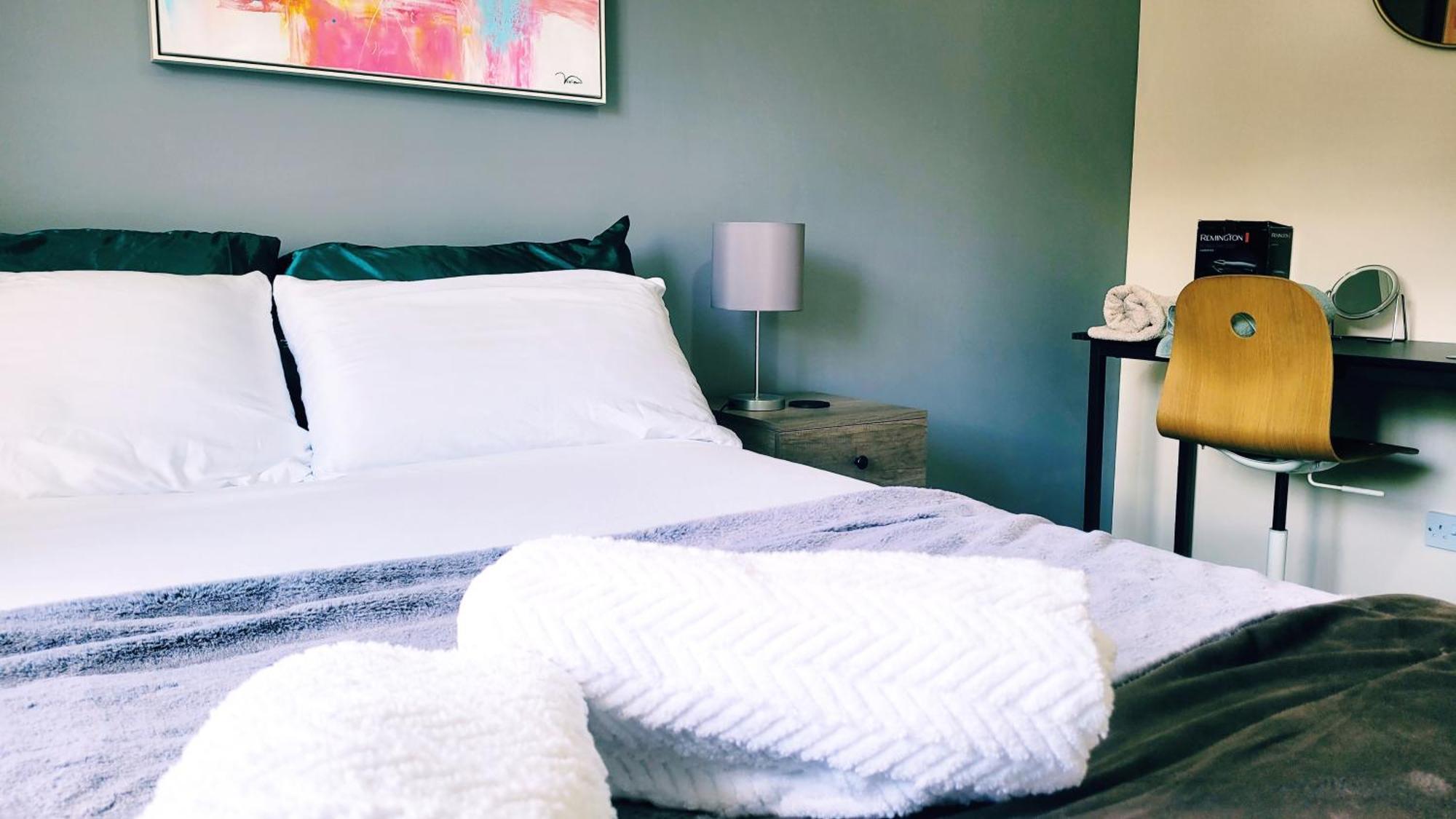 Modern 2 Bed House- Free Parking And Close To The Centre Bristol Exteriör bild